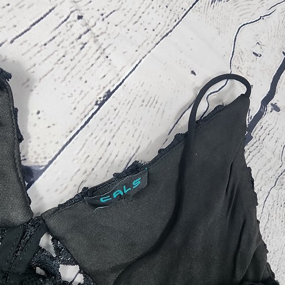 BLACK CROCHET BRALETTE RUFFLE TANK TOP - Picture 4 of 7